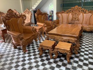 bộ bàn ghế làm bằng gỗ gõ đỏ