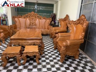 Bộ bàn ghế được hoàn thiện công phu