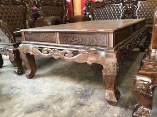 Bàn Hoàng Gia (anh Hiến - Hà Nội)