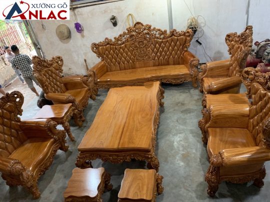 Bộ Sofa Hoàng Gia gỗ gõ đỏ (anh Dân - Quảng Ninh)