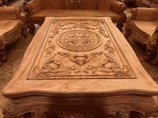 Bàn Hoàng Gia (chú Minh - Hải Phòng)