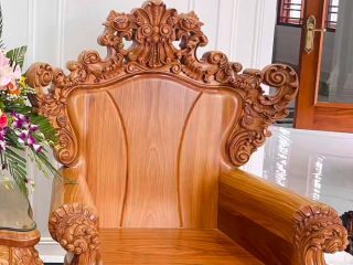 Bộ Bàn Ghế Hoàng Gia Louis Gỗ Gõ Đỏ Mẫu Tân Cổ Điển (Bác Trung - Yên Bái) 29 Ghế đơn có vách liền 1 tấm dày 10cm vân veo lựa tuyển