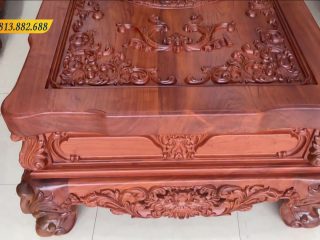 Đầu bàn trang trí đẹp mắt, vô cùng đặc sắc