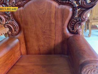 Tay ghế đặc nguyên khối bo cong mềm mại