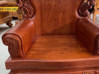 Mặt ghế đơn cũng là tấm gỗ siêu vân lựa tuyển kỹ càng