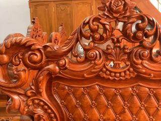 Bộ hoàng gia 6 món gỗ hương đá đục hai mặt của bác Lâm (Thái Nguyên) 46 Kết cấu cân đối, giao điểm hài hoà giúp bộ ghế thêm phần đẳng cấp cho không gian trưng bày