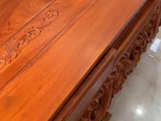 Bộ hoàng gia 6 món gỗ hương đá đục hai mặt của bác Lâm (Thái Nguyên) 58 Hộc kéo được hợp cả hai bên chiếc bàn