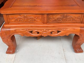 Bộ hoàng gia 6 món gỗ hương đá đục hai mặt của bác Lâm (Thái Nguyên) 62 Bàn kẹp được hình dung như chiếc bàn trà thu nhỏ