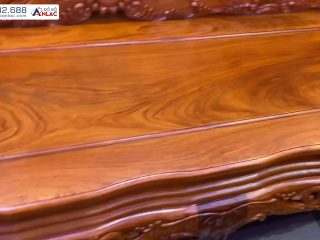 Bộ bàn ghế louis hoàng gia 10 món tay đặc nguyên khối gỗ hương đá (Anh Nam - Hải Phòng) 40 Mặt ghế đóng khuôn tranh dày 4cm dày dặn mà chắc chắn