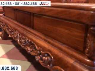 Bộ ghế hoàng gia gỗ hương đá 10 món (Anh Nam - Quảng Bình) 58 Yếm đục chạm bo quanh bàn