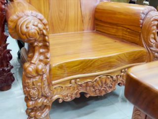 Yếm ghế đơn nguyên tấm dàu 3cm đục tranh nổi hoa lá tây