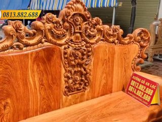 Tựa nguyên khối ghép 5 tấm cũng được lựa vân cực đẹp