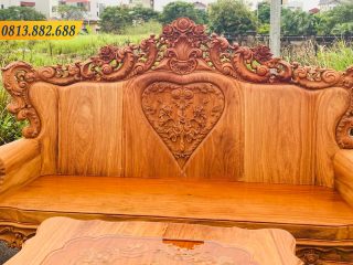 MẪU HOÀNG GIA MỚI LÀM THEO YÊU CẦU CỰC ĐẸP 44 Trông từ xa, chiếc đoản dài như mộ tác phẩm nghệ thuật hoàn chỉnh của những bậc thợ đục lành nghề