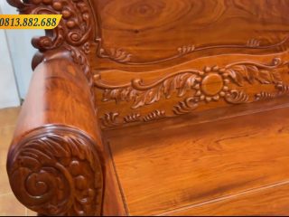 Tay ghế đặc nguyên khối bo cong mềm mại