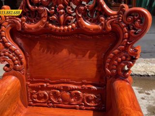 Tựa ghế là ván nguyên tấm dày 3cm