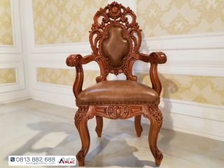 ban an hoang gia go do 2