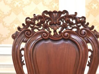 chương ghế đục thủ công tinh sảo