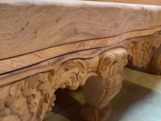 Ghép mộng yếm ghế và chân chắc chắn. Hoạ tiết trang trí kết hợp hài hoà