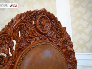 Đỉnh ghế đục chạm hoạ tiết lá tây độc đáo kênh bong