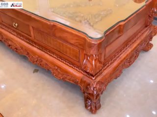 Bộ Bàn Ghế Louis Hoàng Gia Đại Nguyên Khối Gỗ Hương Đá (anh Lâm - Nam Định) 45 Mặt bàn dày 10cm đục chạm hoa lá tây, viền ngoài được bo cong mềm mại