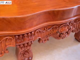 Bộ Bàn Ghế Louis Hoàng Gia Đại Nguyên Khối Gỗ Hương Đá (anh Lâm - Nam Định) 27 Mặt ghế, yếm ghế dày dặn, vén cong mềm mại. Ghế 8 chân vững chắc