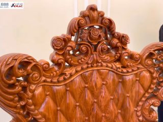 Vai ghế đục cong dáng nở rộng