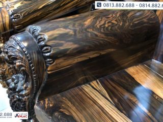 Tay ghế là liền nguyên khối không chắp ghép