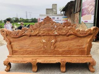 Bộ bàn ghế louis hoàng gia 6 món gỗ hương đá cao cấp (Anh Hoài, Hà Tĩnh) 23 mặt lưng đoản đục tỉa chi tiết