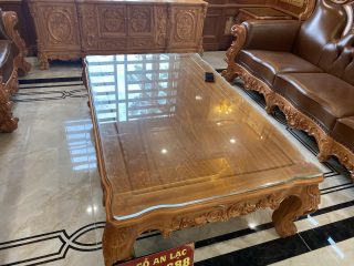 Combo bàn ghế louis hoàng gia bọc đệm gỗ gõ đỏ và kệ tivi louis hoa hồng (Anh Nghĩa - Thái Bình) 14 mặt bàn thiết kế khuôn 4 ván 2 dày dặn