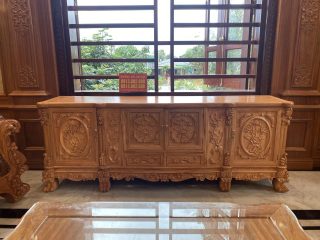 Combo bàn ghế louis hoàng gia bọc đệm gỗ gõ đỏ và kệ tivi louis hoa hồng (Anh Nghĩa - Thái Bình) 17 mẫu kệ tivi louis hoa hồng