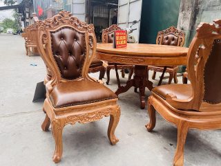 Mặt chính diện của ghế louis