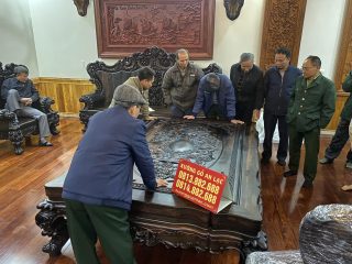 mẫu bàn trà louis hoàng gia khủng