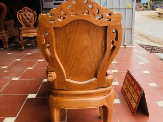 mặt lưng ghế giữ trơn bóng mịn