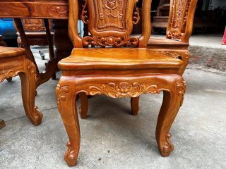 Bộ bàn ăn tròn 6 ghế hồng hạt khung 4 ván 2cm (Chị Chi, Thái Bình) 12 Yếm ghế đục hoa hồng lá tây