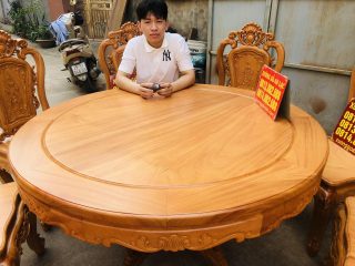 bàn ăn tròn đường kính 1m37