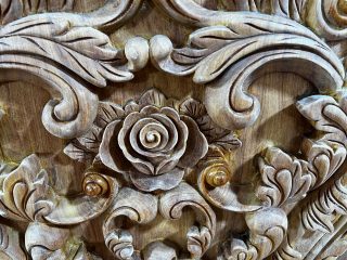 Bộ bàn ghế louis hoàng gia nguyên khối chân 18 6 món gỗ hương đá hoàn thiện mộc (Anh Khôi, Thái Nguyên) 33 cận cảnh họa tiết hoa hồng