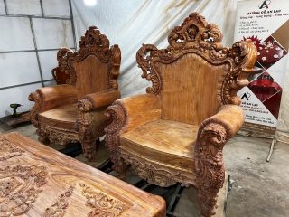 Bộ bàn ghế louis hoàng gia nguyên khối chân 18 6 món gỗ hương đá hoàn thiện mộc (Anh Khôi, Thái Nguyên) 37 hai ghế đơn louis
