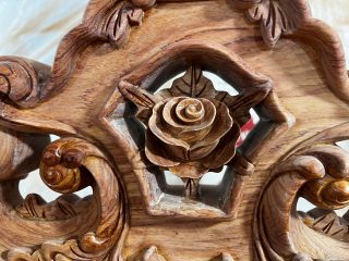 Bộ bàn ghế louis hoàng gia nguyên khối chân 18 6 món gỗ hương đá hoàn thiện mộc (Anh Khôi, Thái Nguyên) 40 hình ảnh bông hoa hồng trên chương ghế