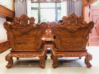mặt lưng của ghế louis hoàng gia