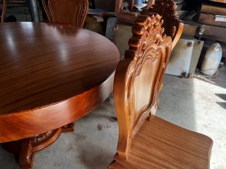 lưng tựa thiết kế dày dặn