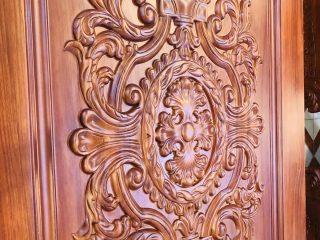 Mặt bàn đục hoa lá tây tinh xảo