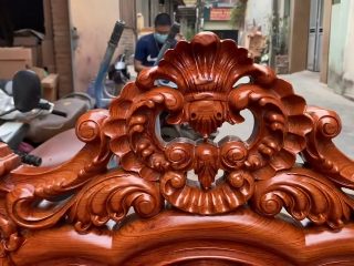 Mẫu bàn ghế Louis hoàng gia chân 12 gỗ hương đá Vip (Chú Bắc, Thái Bình) 20 đỉnh chương hoa lá tây