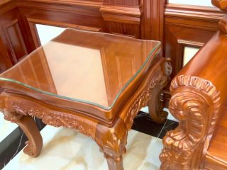 Siêu phẩm bàn ghế hoàng gia tân cổ điển nguyên khối gỗ gõ đỏ Pachy cao cấp chân 18 tay 22 (Anh Ngô, Hải Phòng) 11 Đôn kẹp kích thước 65cm x 65cm mặt nguyên tấm 5p