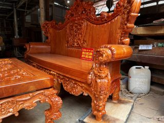 Siêu phẩm bàn ghế louis hoàng gia nguyên khối chân 18 6 món gỗ Hương Đá (Chú Định, Hải Phòng) 26 đoản dài chân 18 đục hoa lá tây