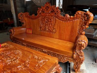 Siêu phẩm bàn ghế louis hoàng gia nguyên khối chân 18 6 món gỗ Hương Đá (Chú Định, Hải Phòng) 20 đoản dài gỗ hương đá