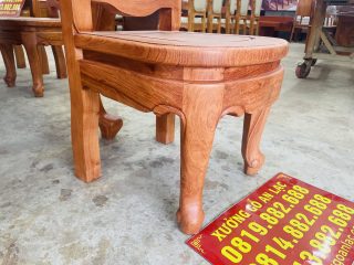 ghế ăn chân liền vách