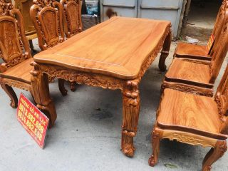 bàn ăn chữ nhật rộng rãi