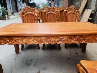 yếm bàn đục hoa lá tây