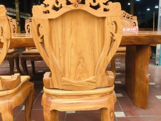 mặt lưng của ghế louis