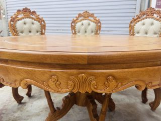 Bàn ăn tròn 8 ghế louis bọc đệm gỗ gõ đỏ hàng đẹp (Chị Minh, Đồng Nai) 14 Yếm bàn đục hoa lá tây